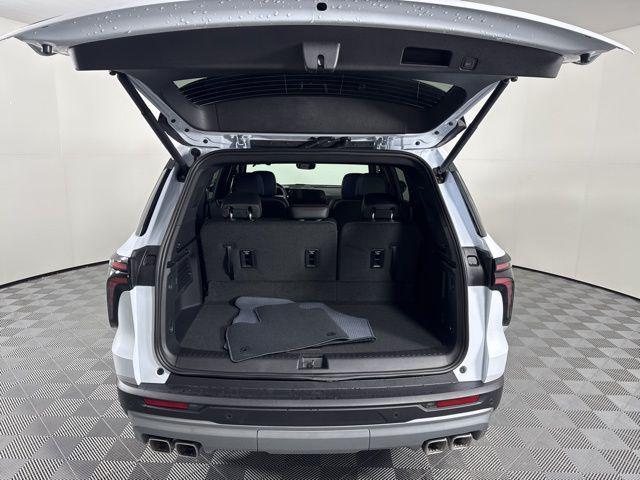 new 2026 Chevrolet Traverse car, priced at $57,050