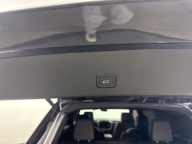 used 2023 Chevrolet Traverse car, priced at $38,922