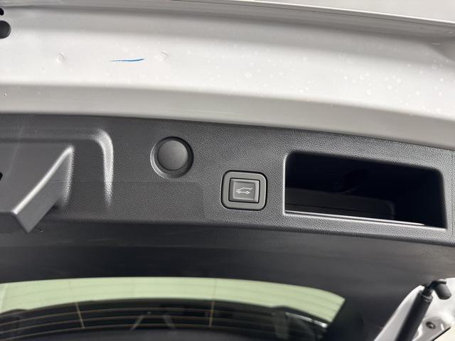 new 2026 Chevrolet Equinox car, priced at $33,064