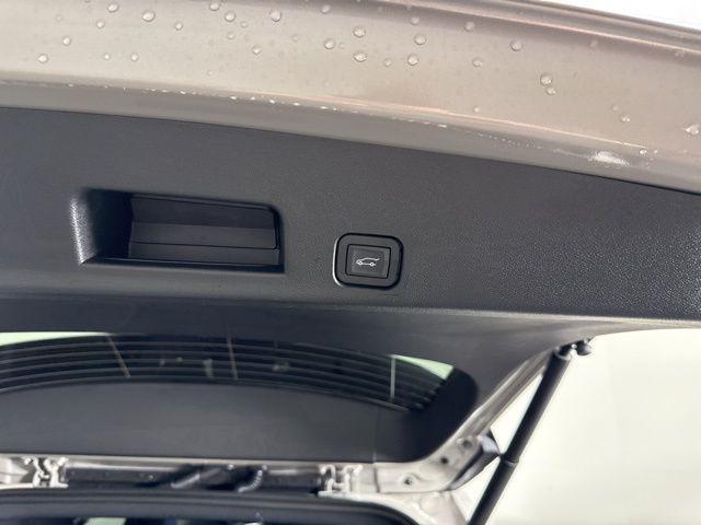 new 2026 Chevrolet Traverse car, priced at $57,555