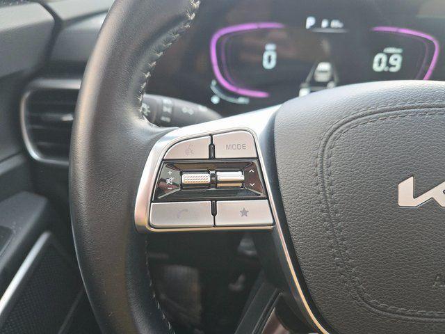 used 2025 Kia Telluride car, priced at $32,900