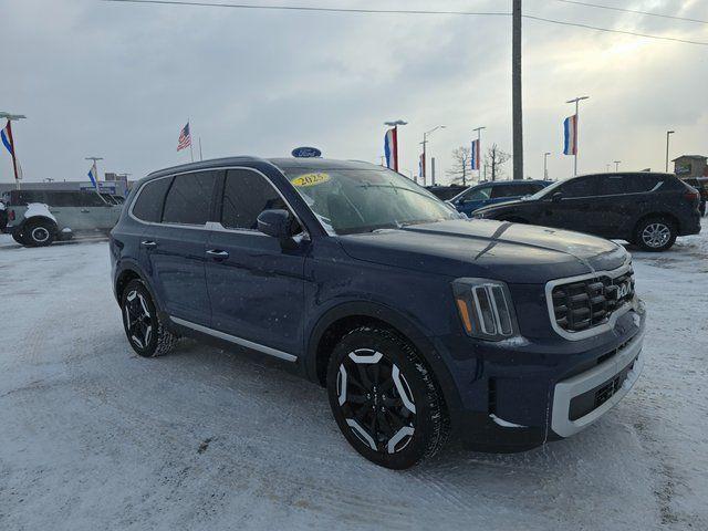 used 2025 Kia Telluride car, priced at $32,900