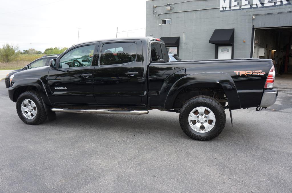 2014 black Toyota Tacoma