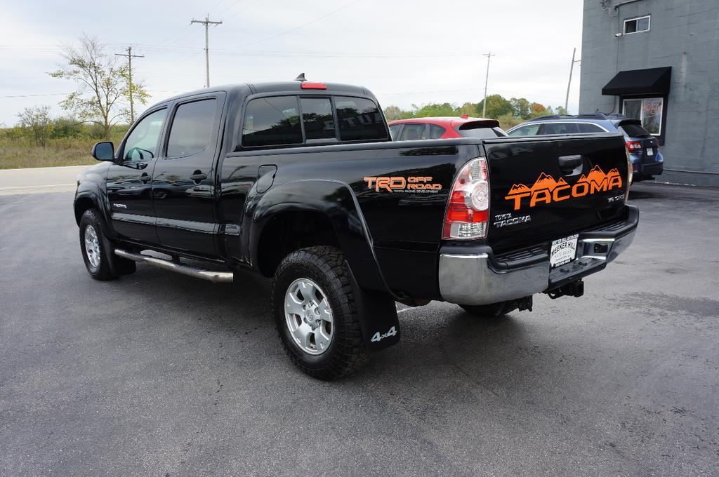 2014 black Toyota Tacoma