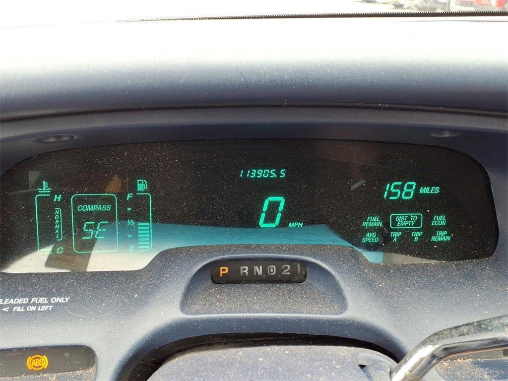 used 1995 Lincoln Town Car car, priced at $5,825