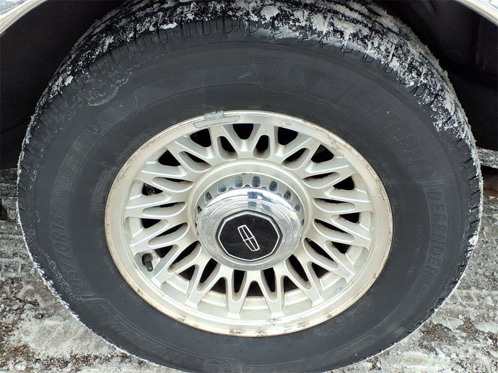 used 1995 Lincoln Town Car car, priced at $5,825