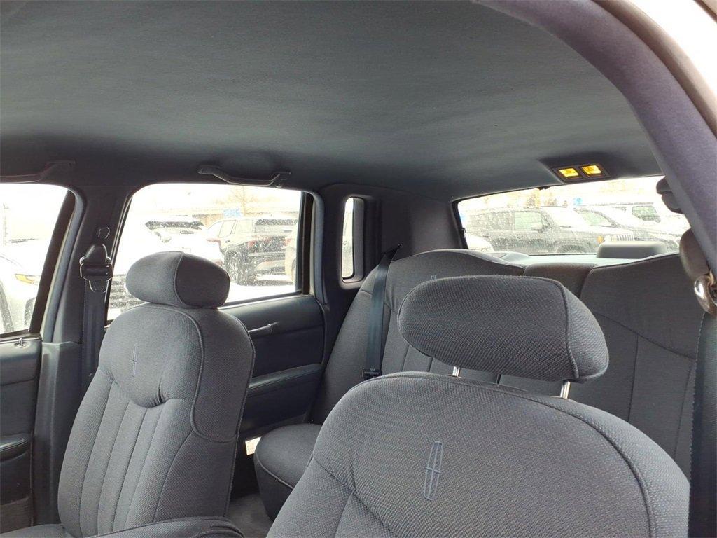 used 1995 Lincoln Town Car car, priced at $5,825