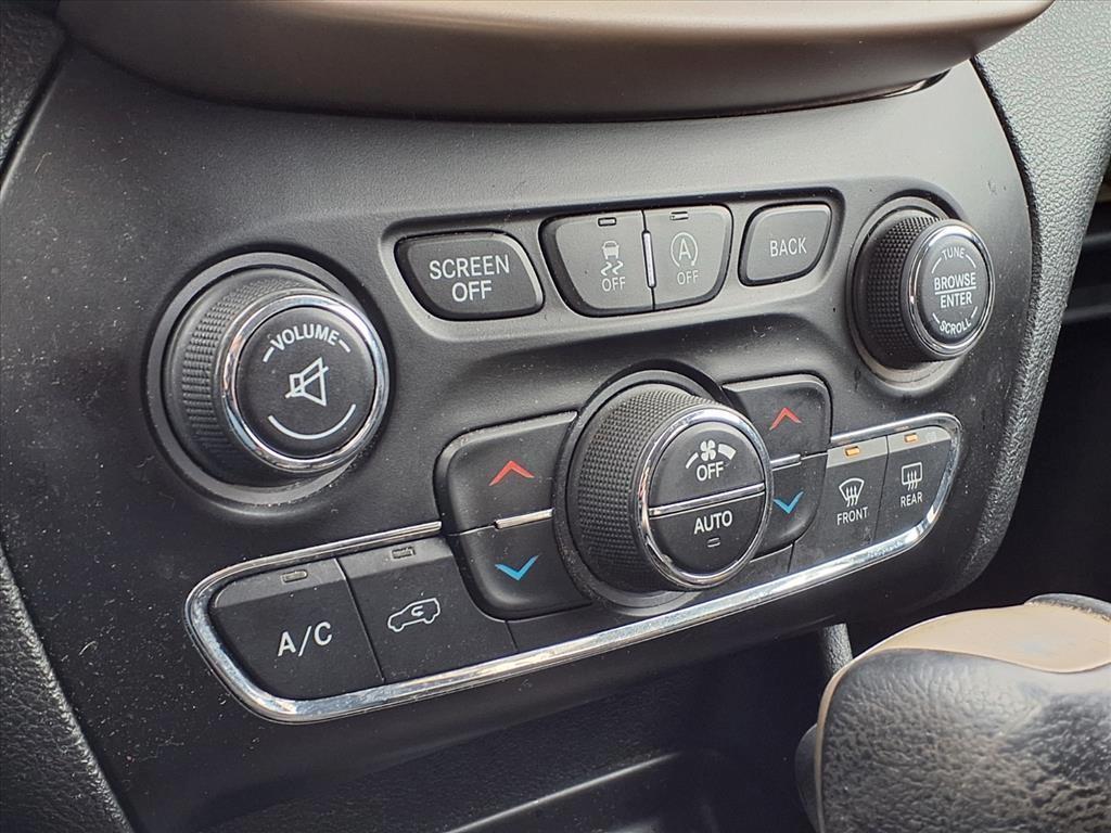 used 2015 Jeep Cherokee car, priced at $5,850