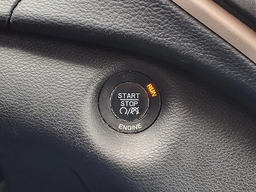 used 2015 Jeep Cherokee car, priced at $5,850