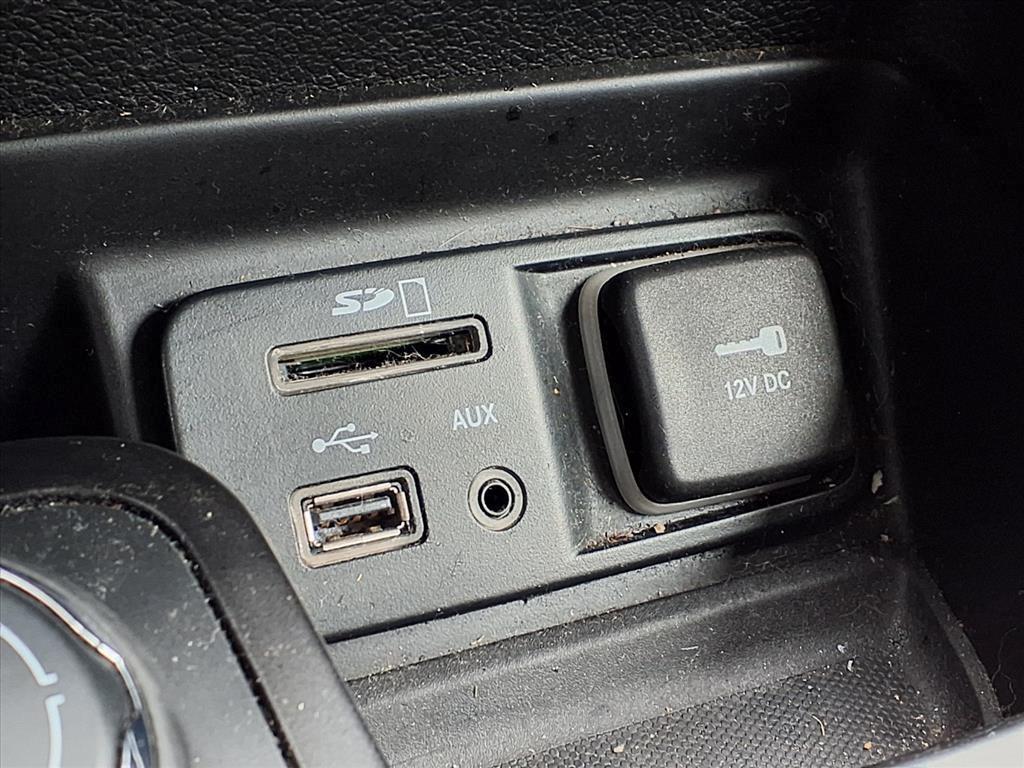 used 2015 Jeep Cherokee car, priced at $5,850