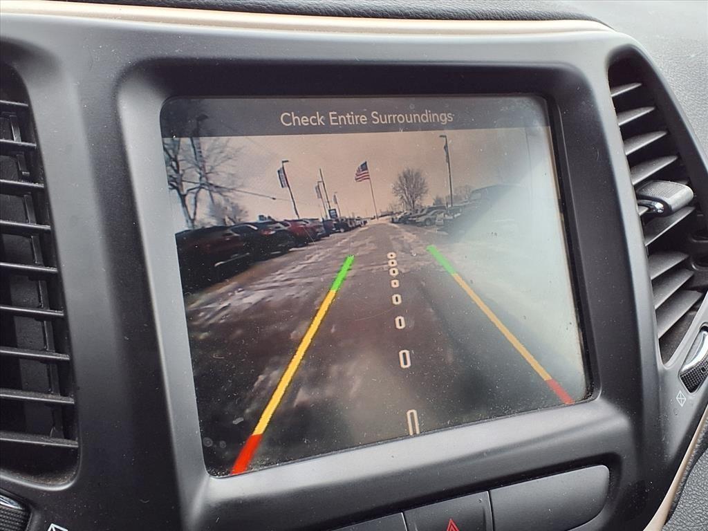 used 2015 Jeep Cherokee car, priced at $5,850