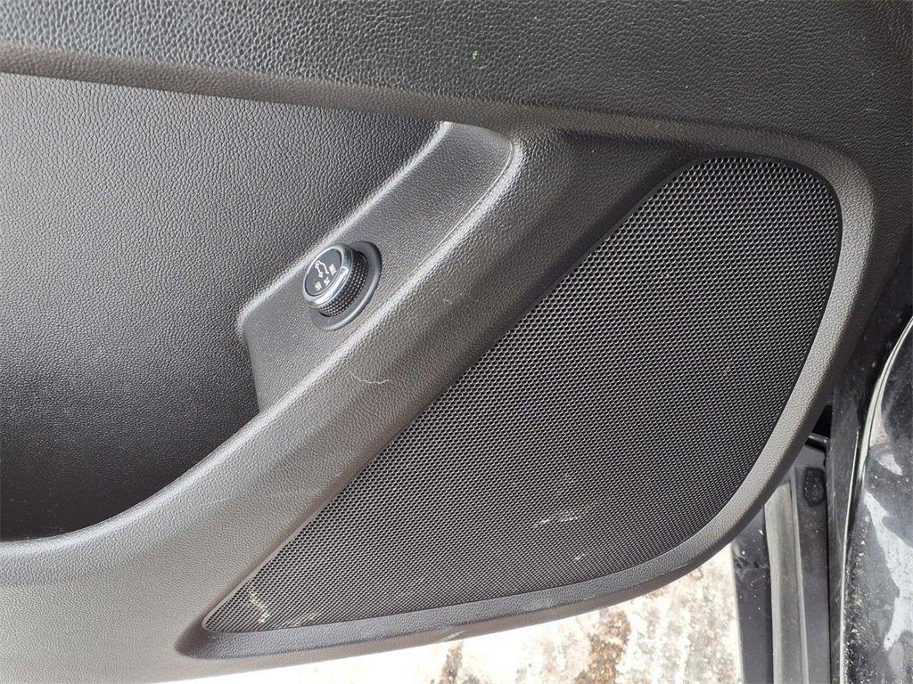 used 2023 Chevrolet Traverse car, priced at $24,050