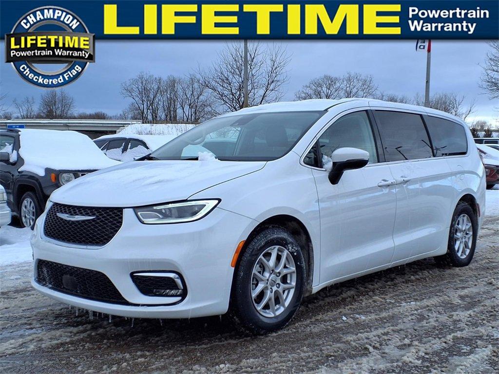 used 2023 Chrysler Pacifica car, priced at $23,250