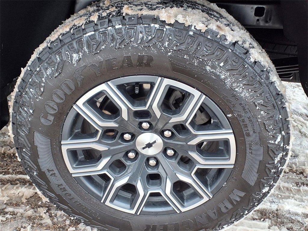 used 2024 Chevrolet Colorado car, priced at $34,850