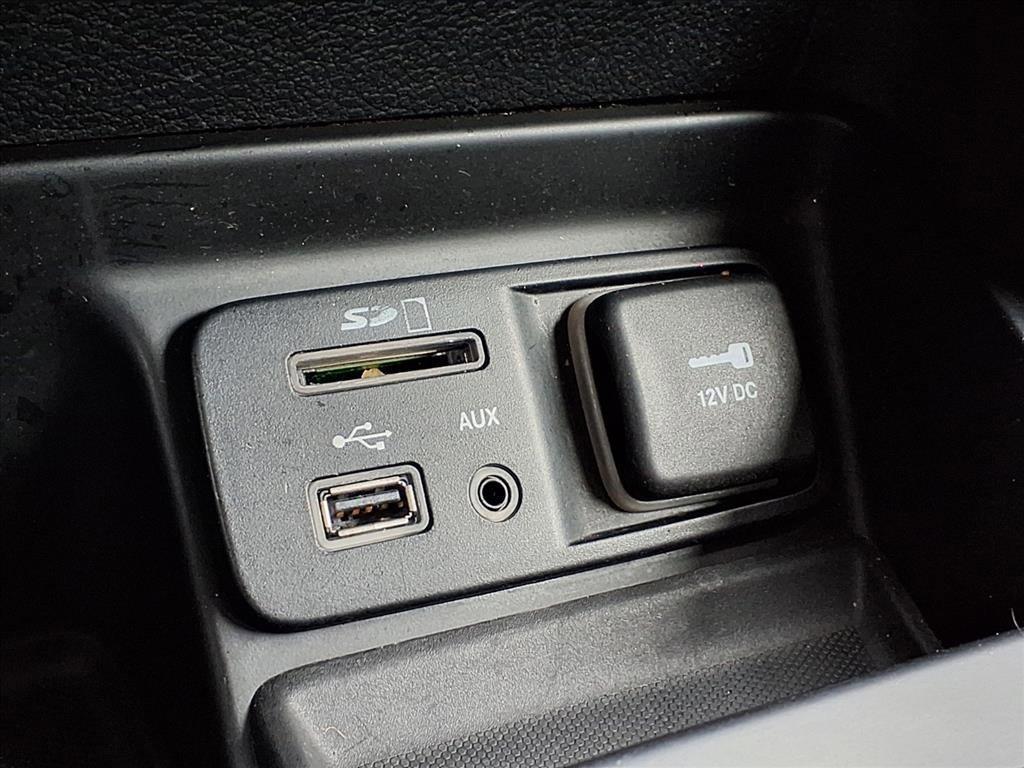 used 2014 Jeep Cherokee car, priced at $5,555