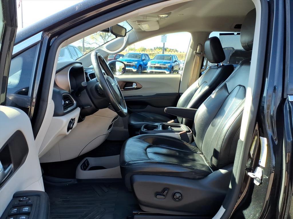 used 2018 Chrysler Pacifica car, priced at $12,395