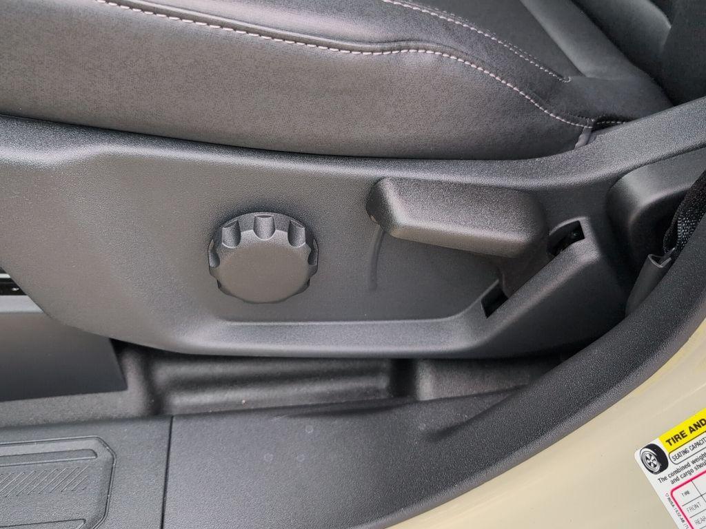 new 2025 Ford Bronco car, priced at $47,638