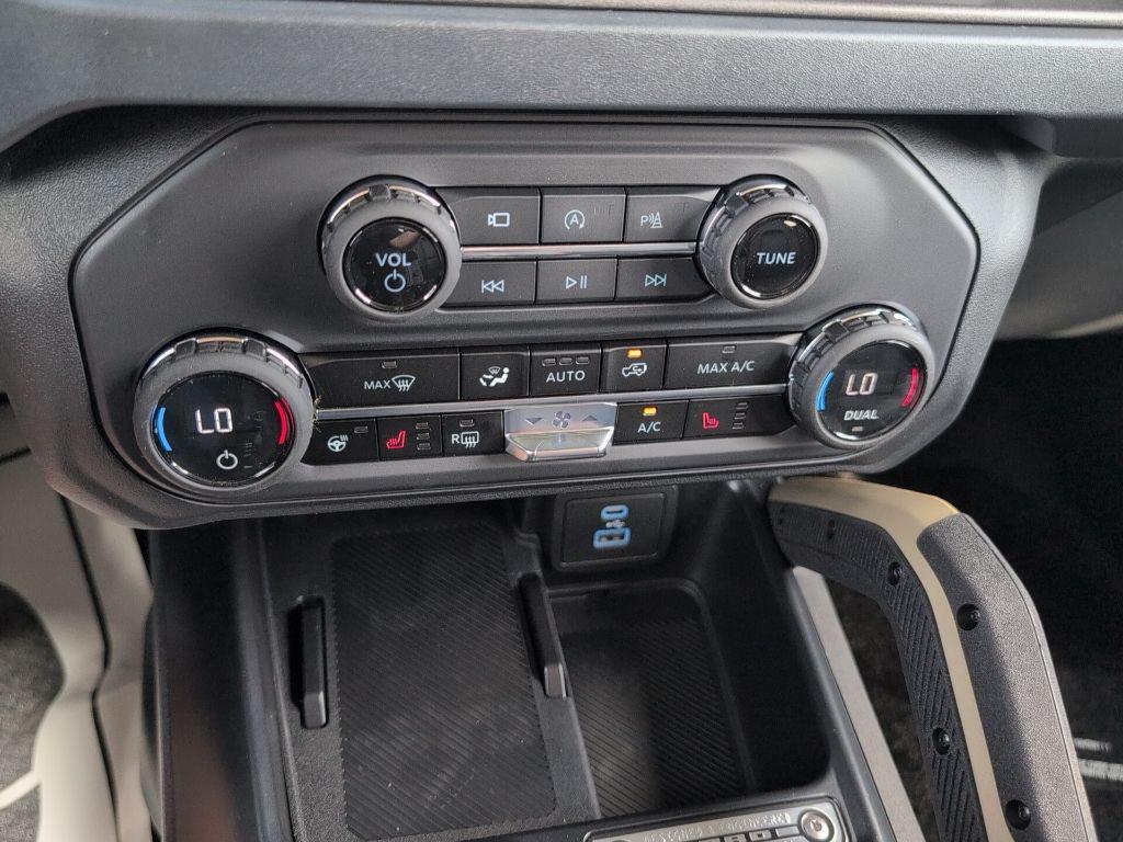 new 2025 Ford Bronco car, priced at $58,334