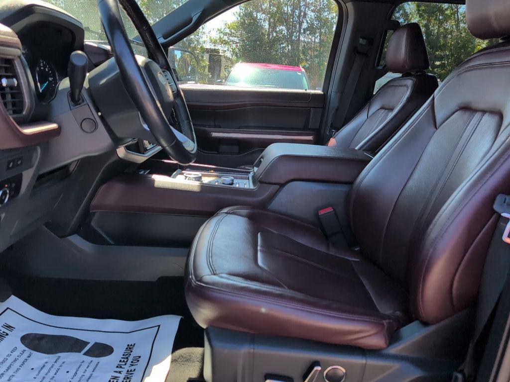 used 2023 Ford Expedition car, priced at $33,878