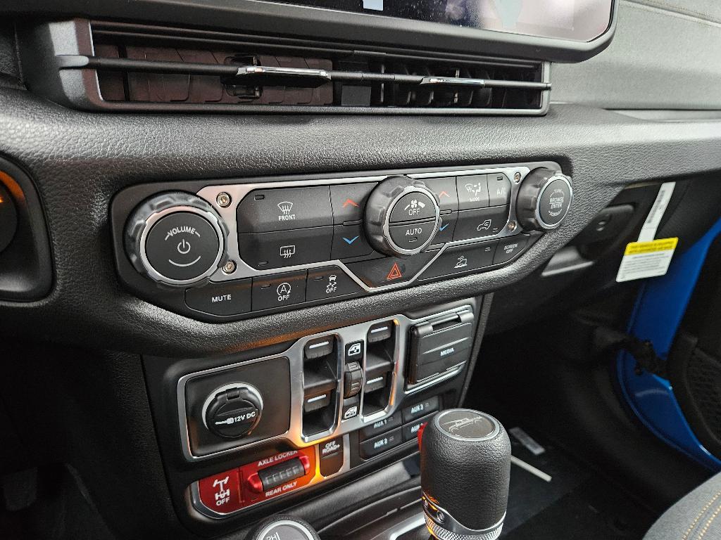 new 2026 Jeep Gladiator car, priced at $48,895