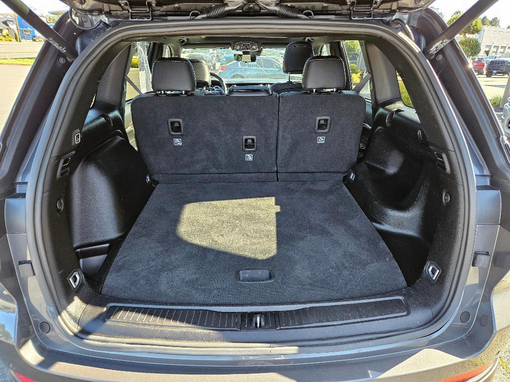 used 2024 Jeep Grand Cherokee car, priced at $32,066