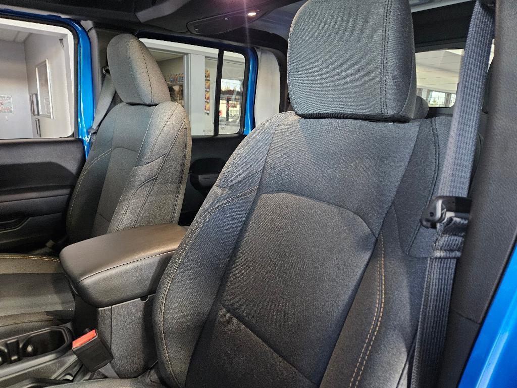 new 2025 Jeep Gladiator car, priced at $51,748