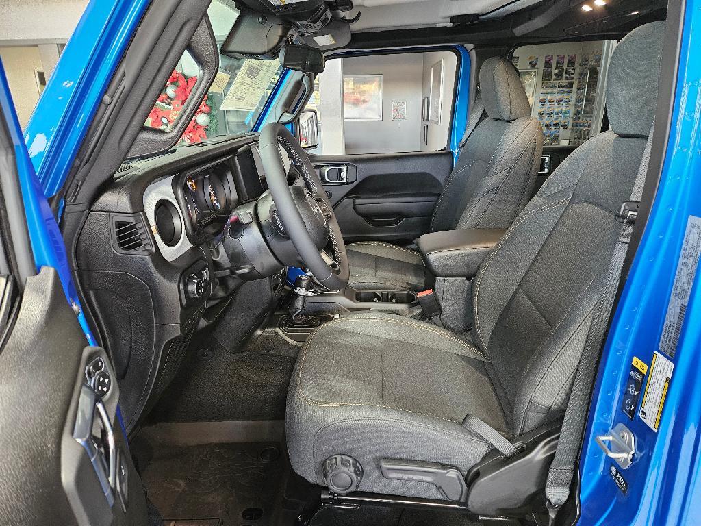 new 2025 Jeep Gladiator car, priced at $51,748