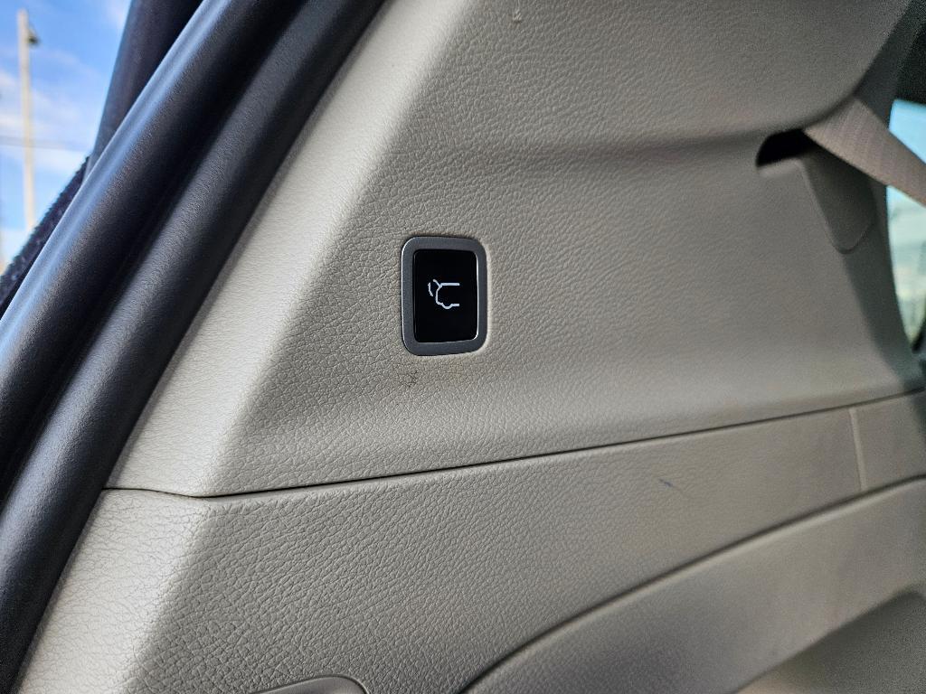 used 2024 Chrysler Pacifica car, priced at $26,318