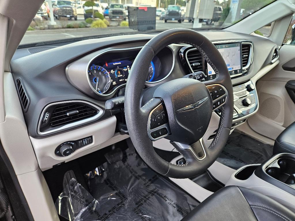 used 2024 Chrysler Pacifica car, priced at $26,318