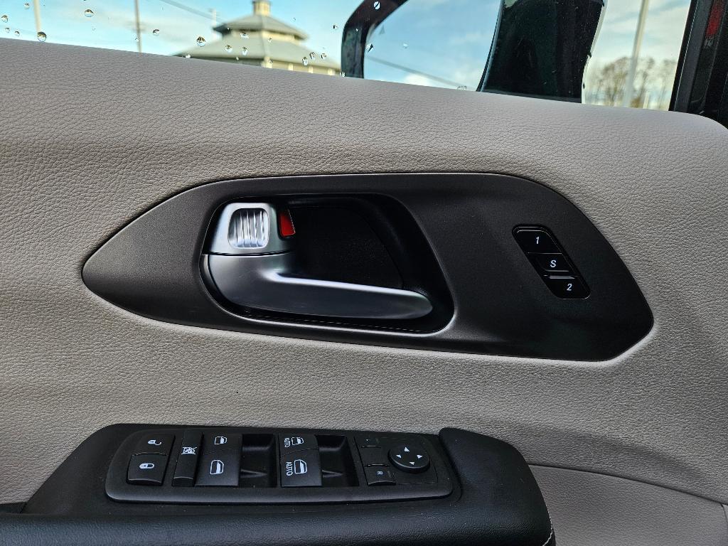 used 2024 Chrysler Pacifica car, priced at $26,318