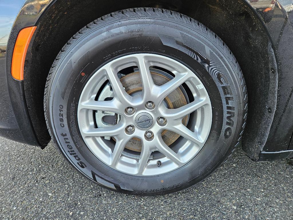 used 2024 Chrysler Pacifica car, priced at $26,318