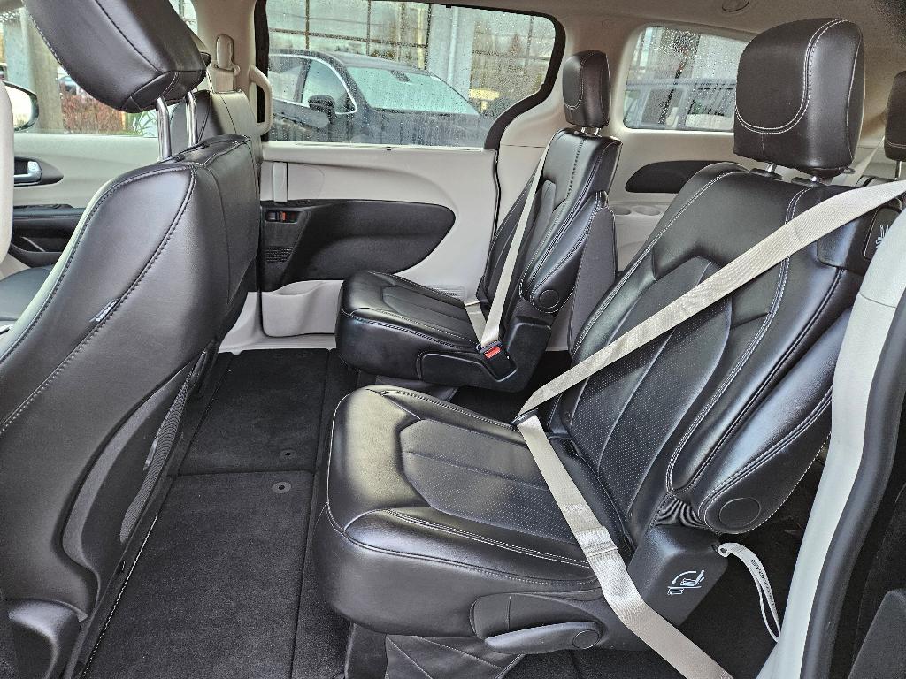 used 2024 Chrysler Pacifica car, priced at $26,318