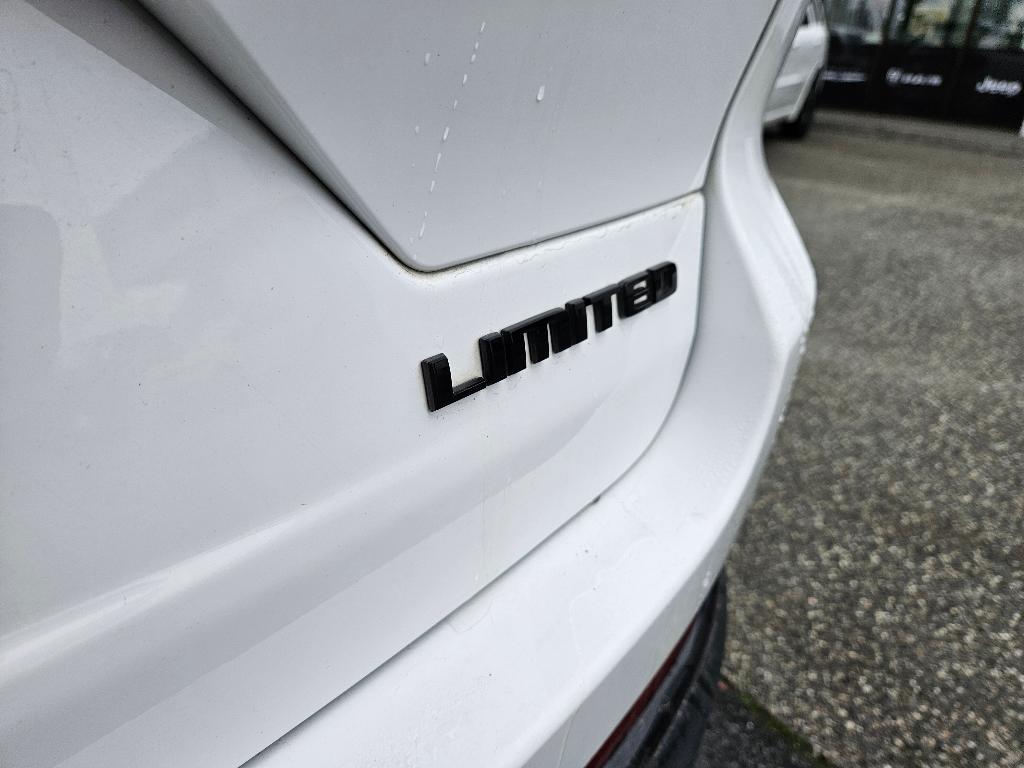 used 2023 Jeep Grand Cherokee car, priced at $28,970