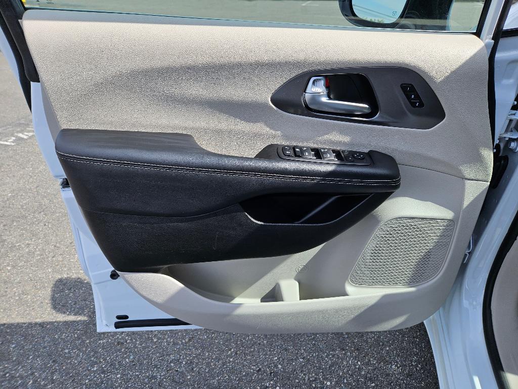used 2024 Chrysler Pacifica car, priced at $23,665
