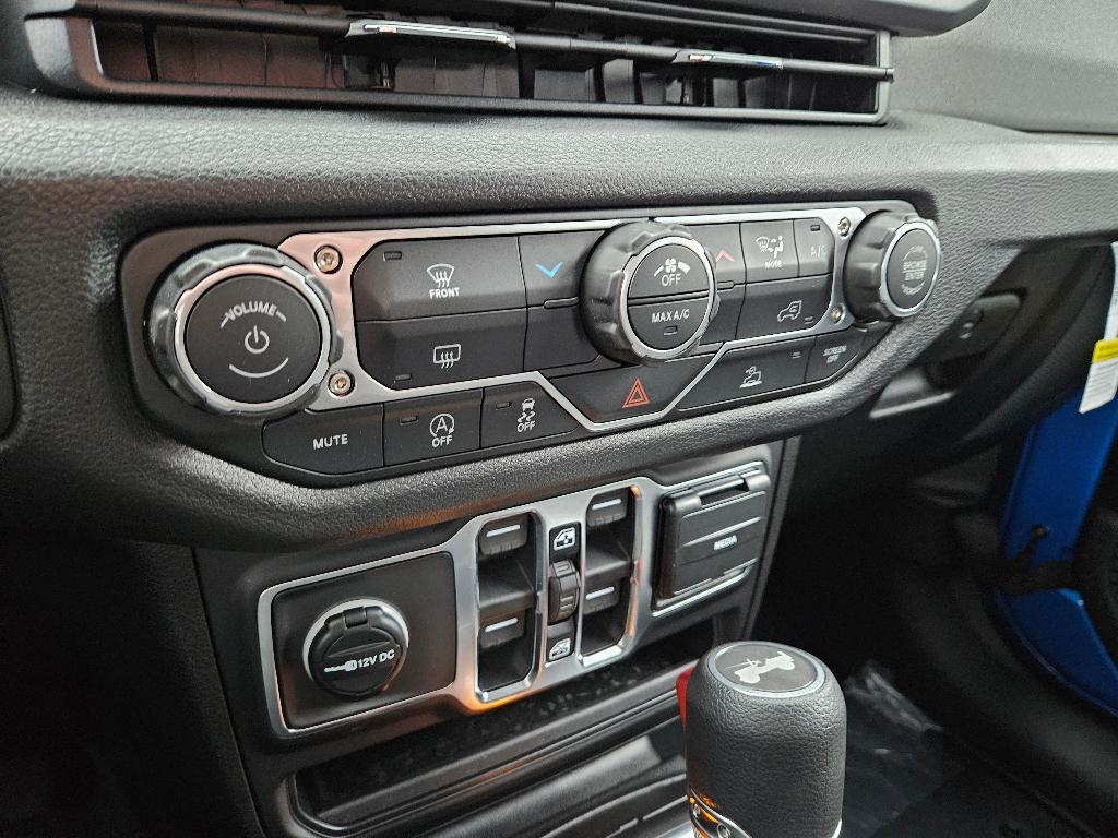 new 2026 Jeep Wrangler car, priced at $45,675