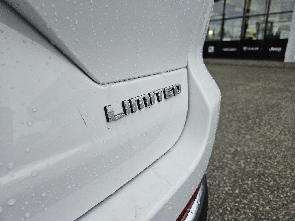 new 2025 Jeep Grand Cherokee car, priced at $47,665