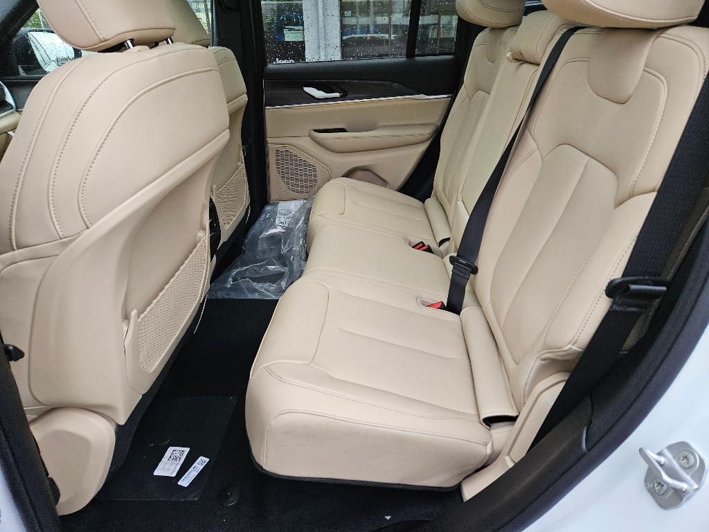 new 2025 Jeep Grand Cherokee car, priced at $47,665