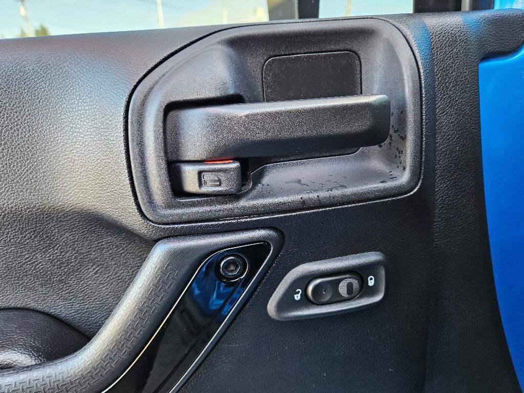 used 2015 Jeep Wrangler Unlimited car, priced at $19,576