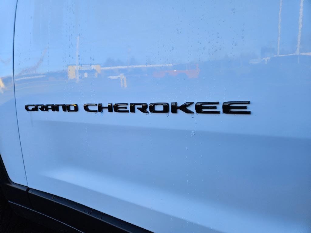 used 2023 Jeep Grand Cherokee car, priced at $28,970