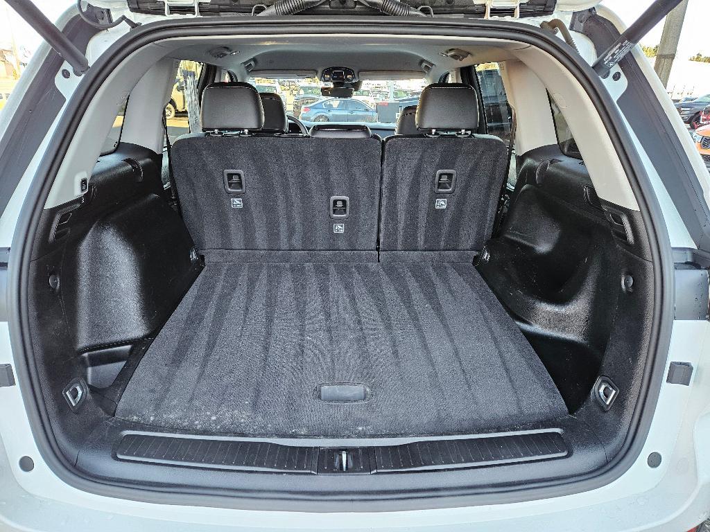 used 2023 Jeep Grand Cherokee car, priced at $28,970