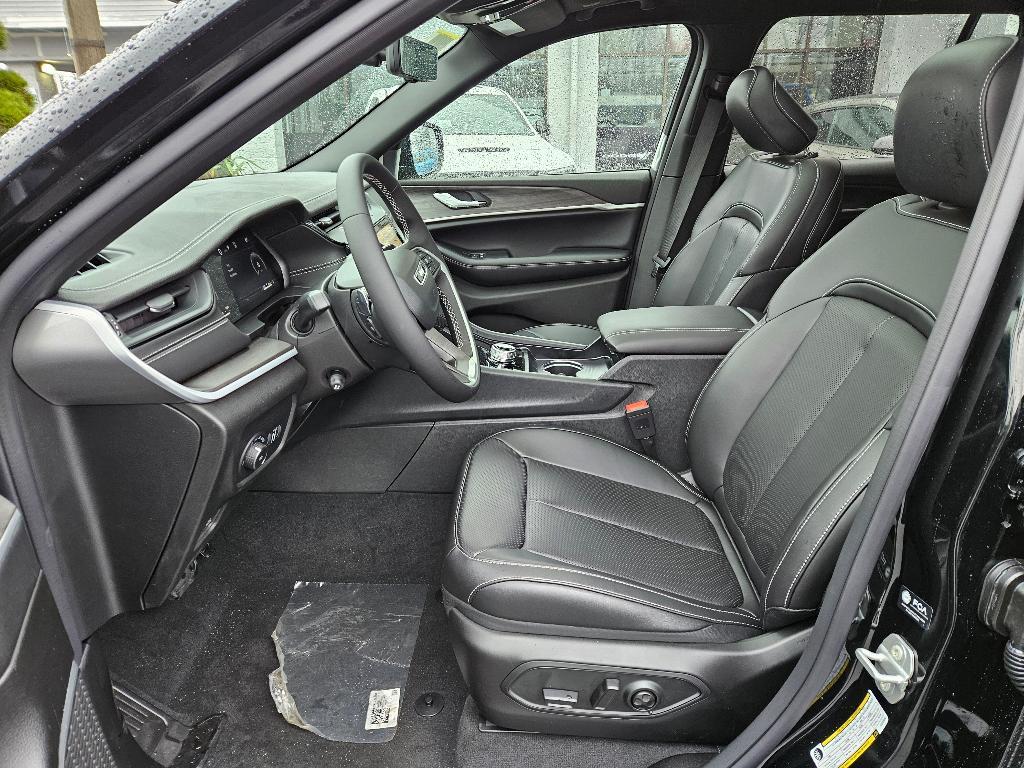 new 2026 Jeep Grand Cherokee car, priced at $47,620