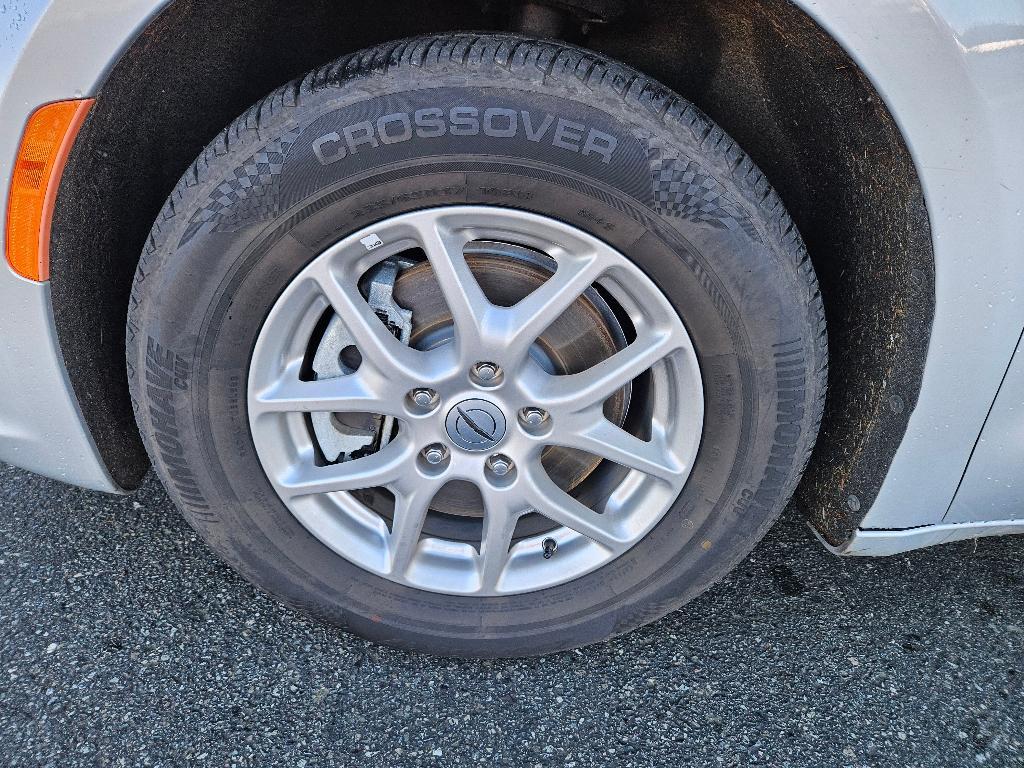 used 2024 Chrysler Pacifica car, priced at $26,464