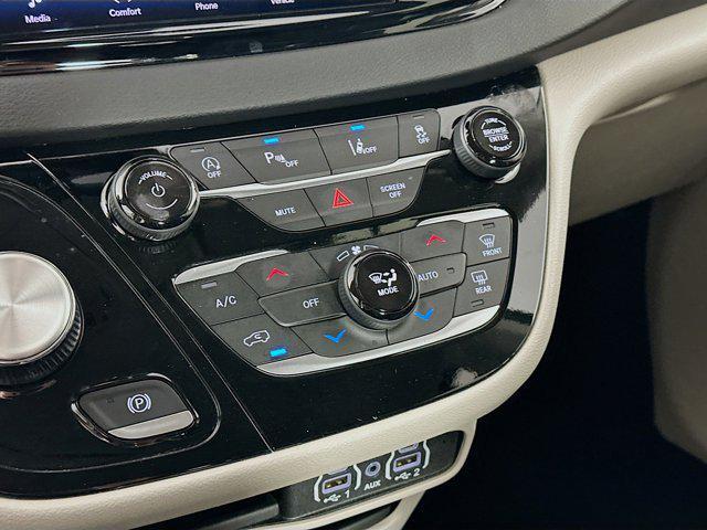 used 2024 Chrysler Pacifica car, priced at $25,996