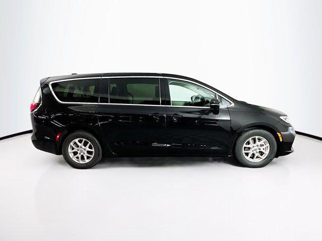 used 2024 Chrysler Pacifica car, priced at $25,996