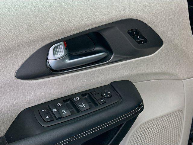 used 2024 Chrysler Pacifica car, priced at $25,996
