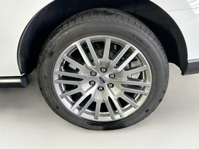 used 2024 Ford Expedition car, priced at $42,496