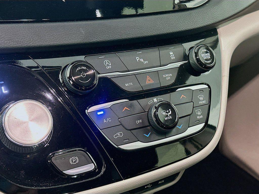 used 2019 Chrysler Pacifica car, priced at $10,895