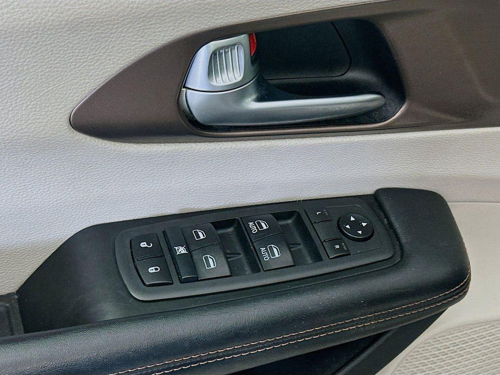 used 2019 Chrysler Pacifica car, priced at $10,895