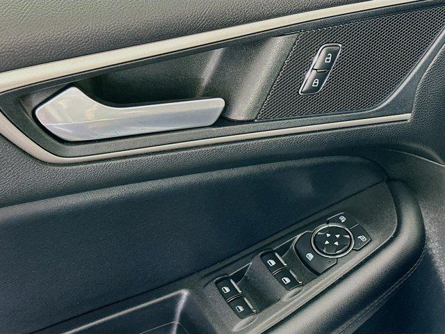 used 2022 Ford Edge car, priced at $19,997