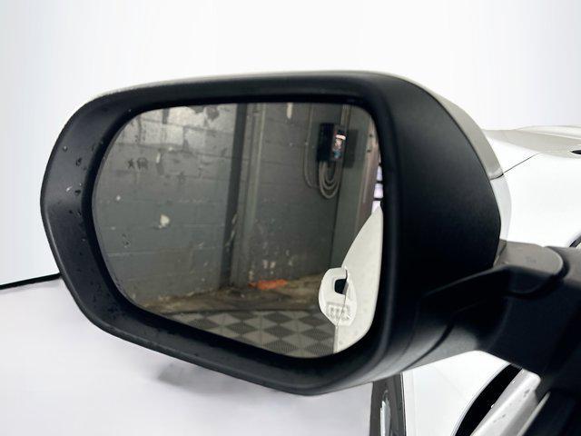 used 2025 Chevrolet Traverse car, priced at $30,497